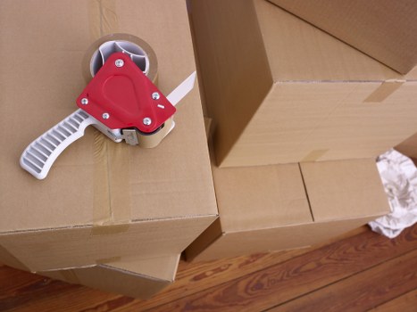 Local moving truck ready for flat and office relocations in Shoreditch